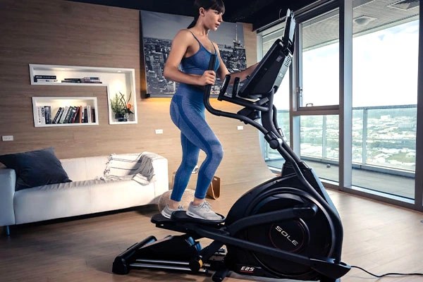 TOP fitness dárek: Eliptický trenažér. Šetrný způsob, jak cvičit tělo bez bolesti kloubů.